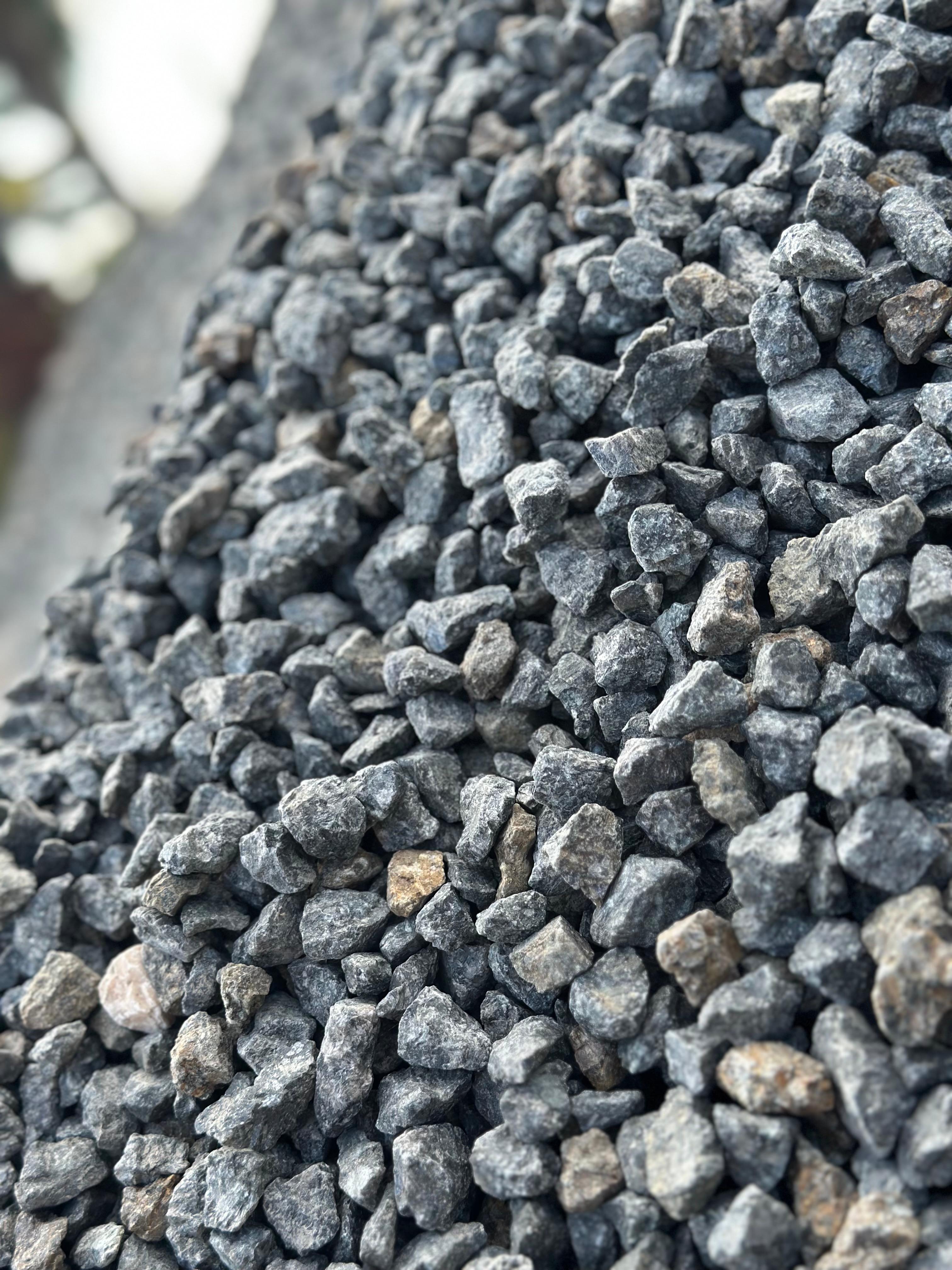 Piedra triturada a GRANEL - Negra